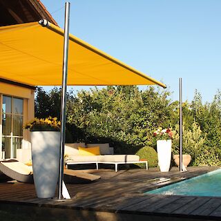 Schirme und Sonnensegel